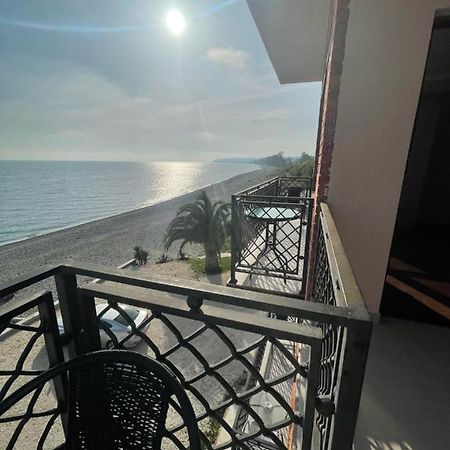 Leon Beach Hotel New Athos Kültér fotó